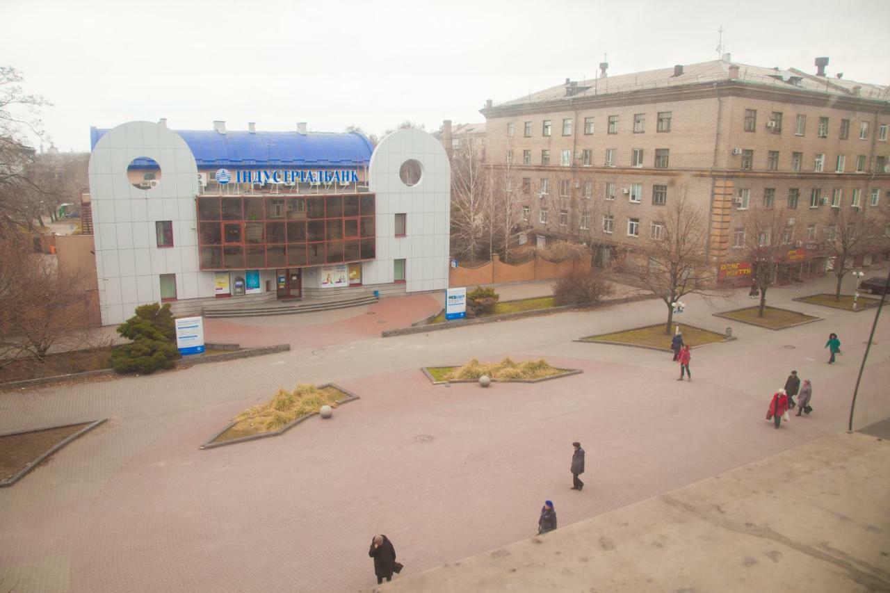 Apartment on Stalevariv Street 7 Zaporizhia Exteriör bild